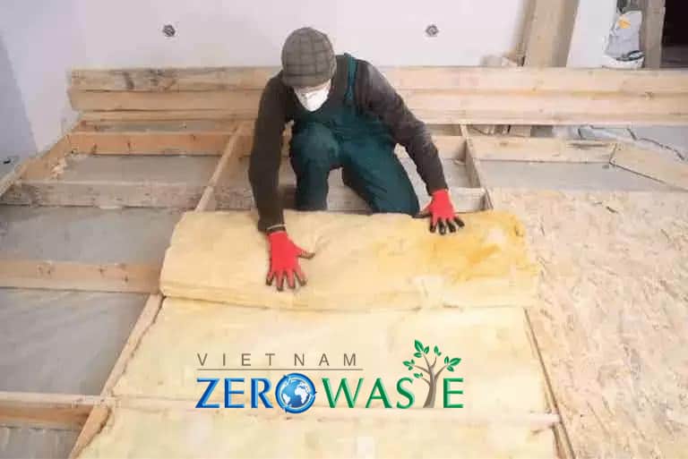 Bông thủy tinh đặt trên pallet